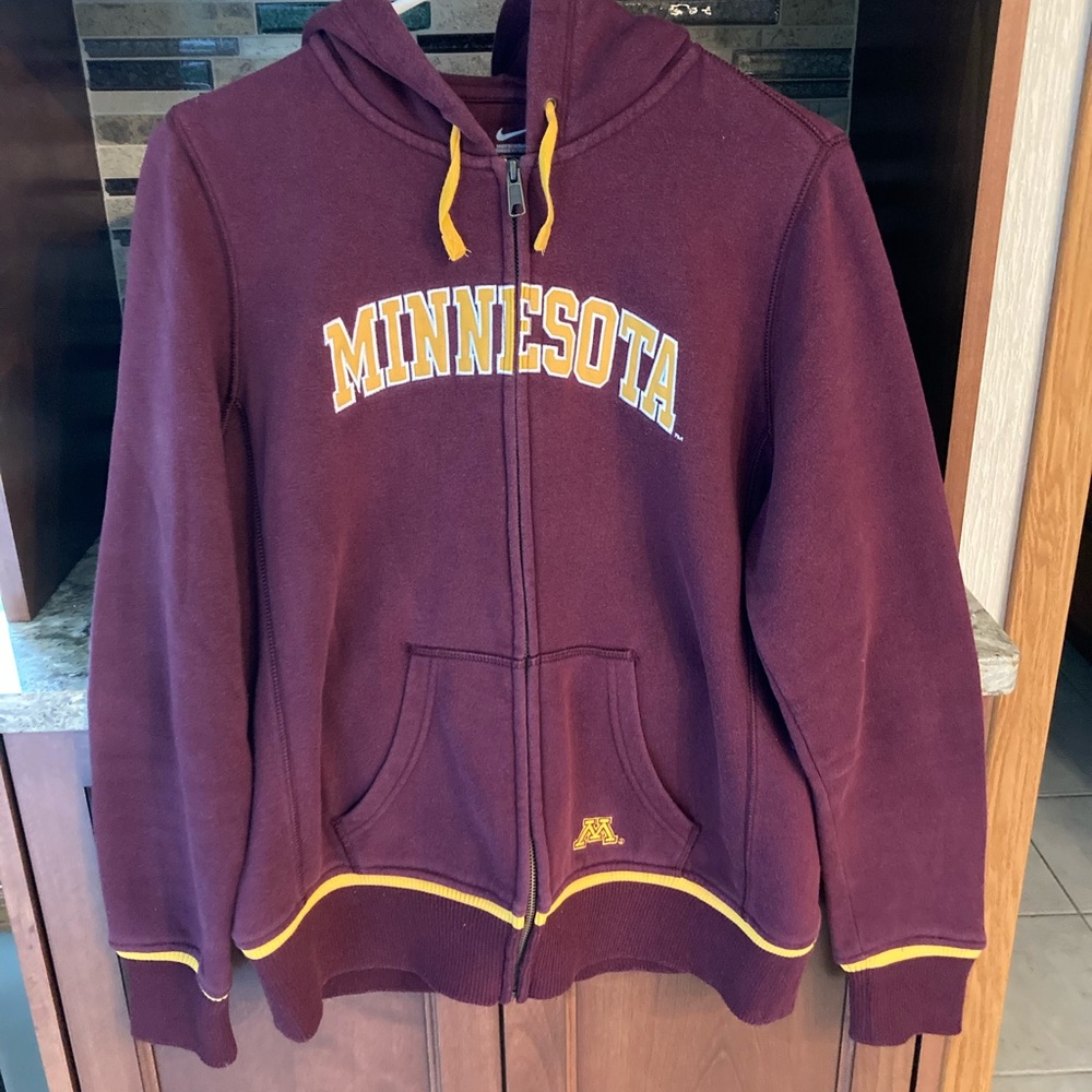 Nike Gold and Purple Sweater with Sporty Elegance
